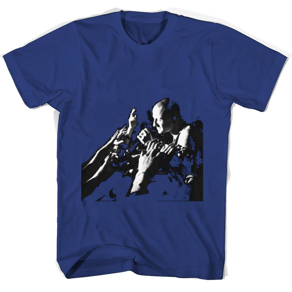 Chester Bennington: Connect with Fans and Show Your Support Chester Bennington: Connect with Fans and Show Your Support